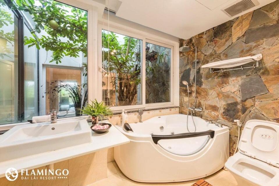 Flamingos Villa Happy Bt Ngoc Quang Exterior foto